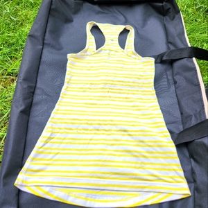 Yellow stripped tank size 6
